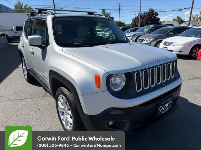 Used 2015 Jeep Renegade Latitude AWD/4WD image 3