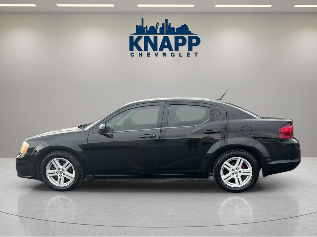 Used 2012 Dodge Avenger SXT FWD image 2