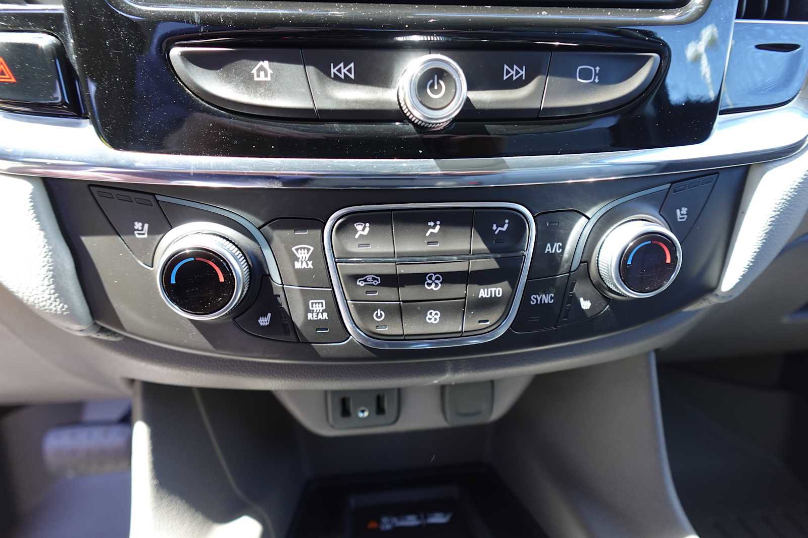 Used 2018 Chevrolet Traverse Premier AWD/4WD image 20