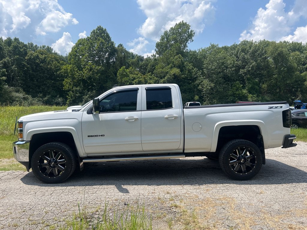 Used 2015 Chevrolet Silverado 2500 LT AWD/4WD image 5