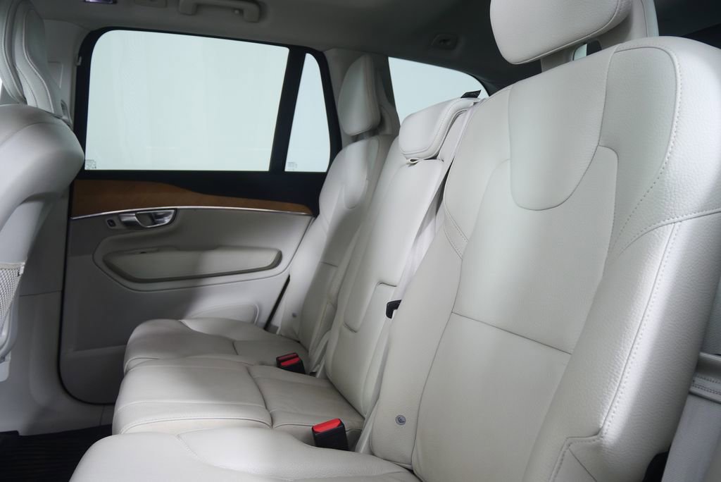 Used 2022 Volvo XC90 T6 Momentum w/ Advanced Package image 15
