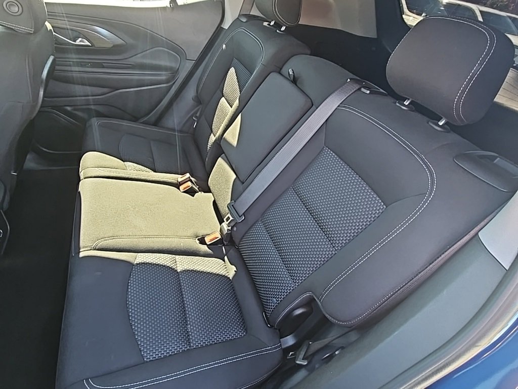 Used 2022 GMC Terrain SLE w/ Driver Convenience Package image 13