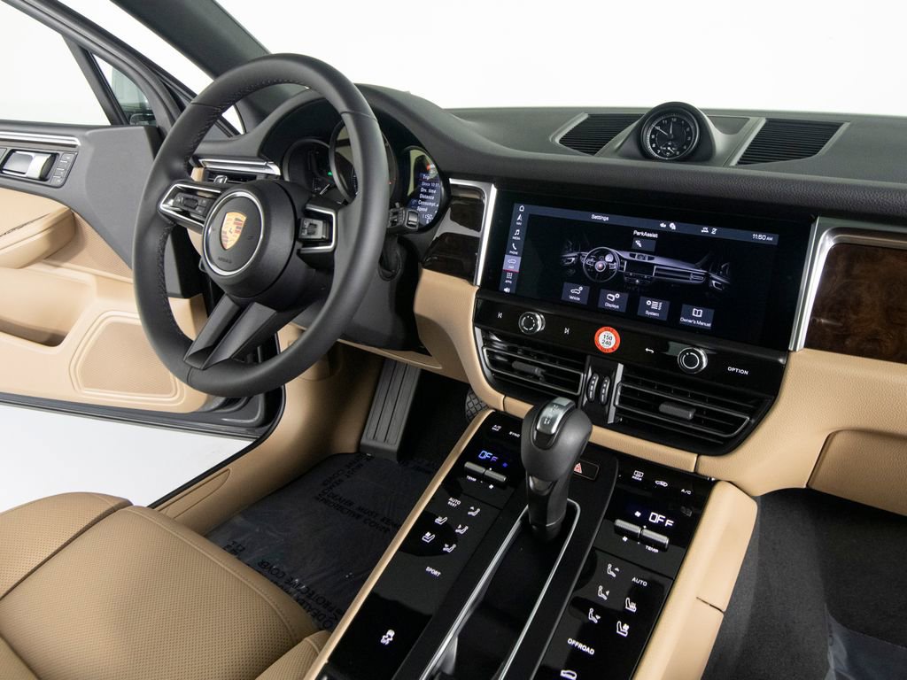 New 2026 Porsche Macan AWD/4WD image 29