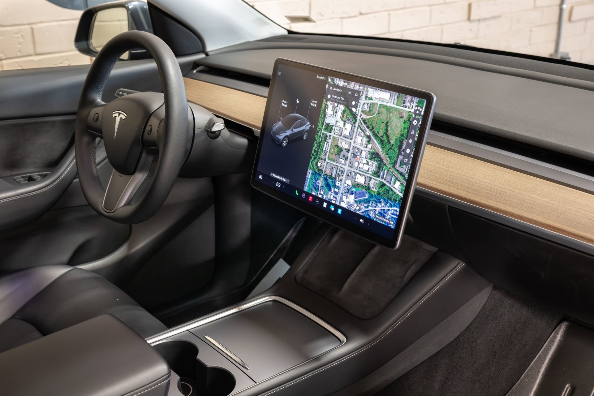 Used 2022 Tesla Model Y Long Range image 18