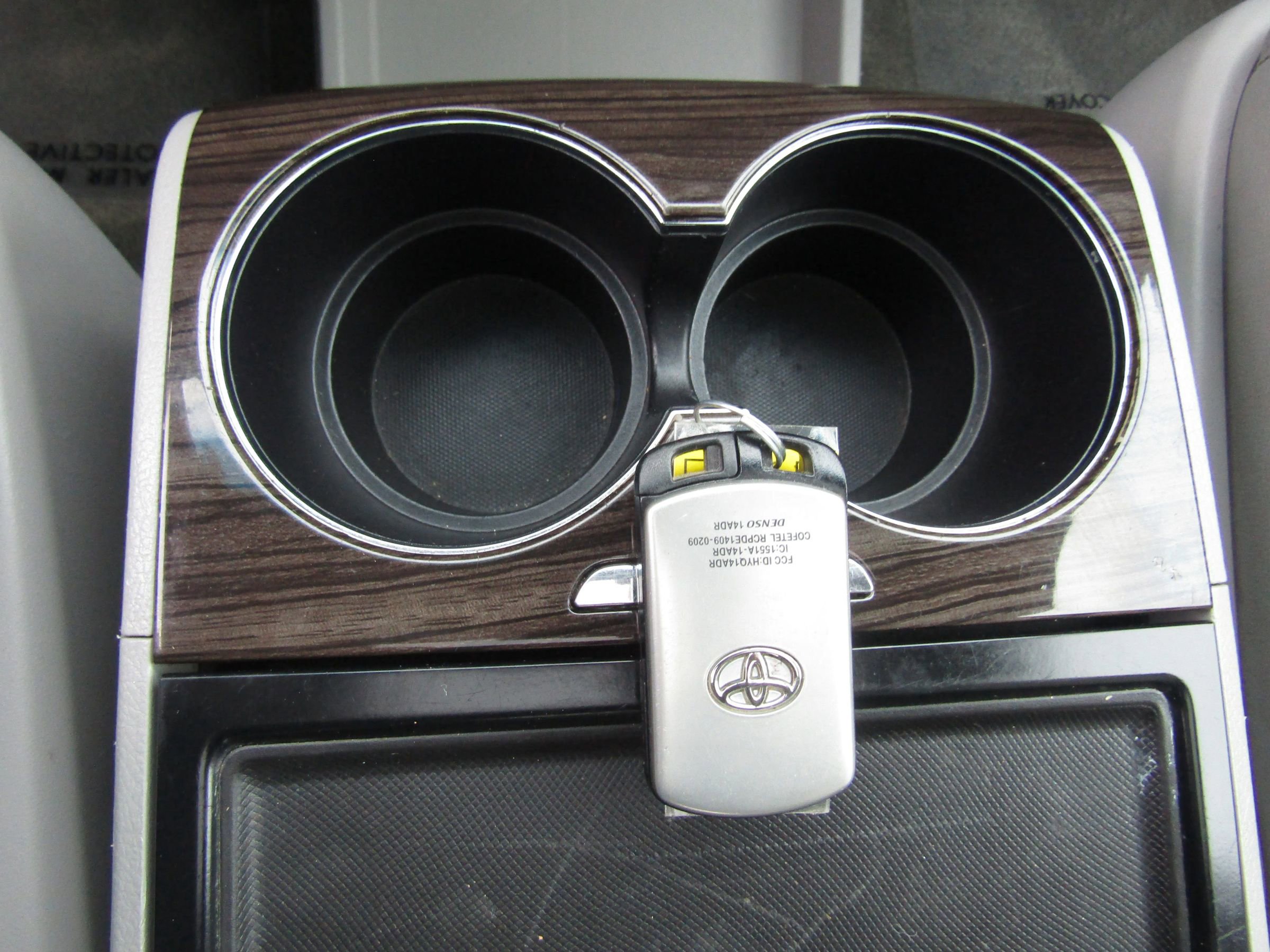 Used 2015 Toyota Sienna XLE w/ XLE Navigation Package image 38