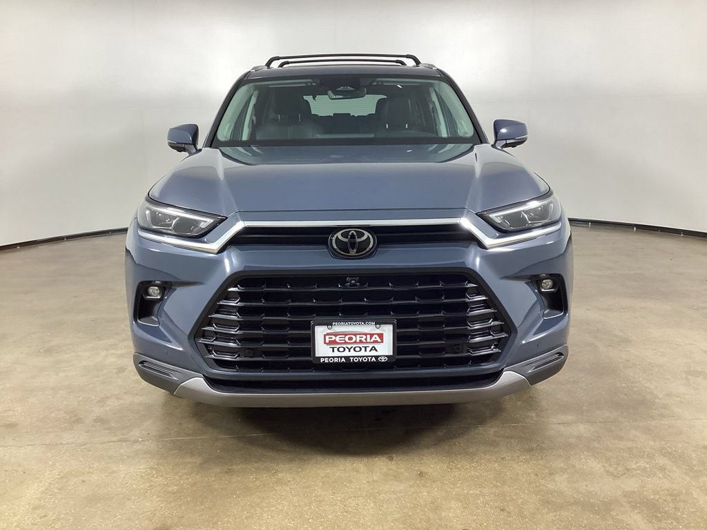 Used 2024 Toyota Grand Highlander AWD image 3