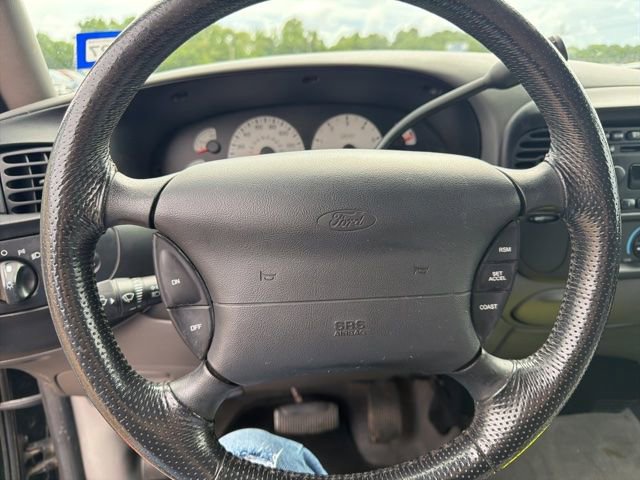 Used 2004 Ford F150 Lightning RWD image 15