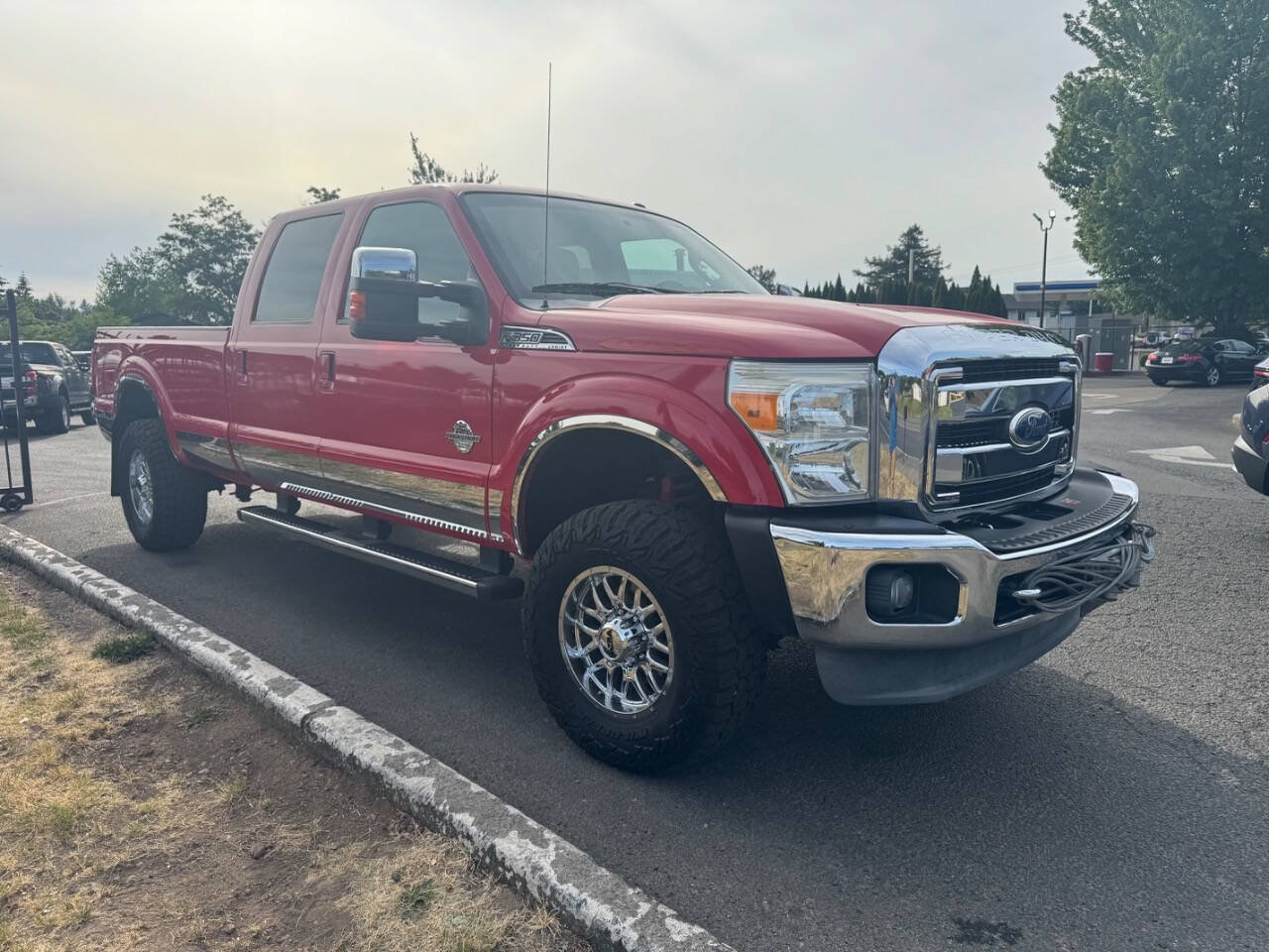 Used 2011 Ford F350 Lariat w/ Lariat Interior Pkg AWD/4WD image 2
