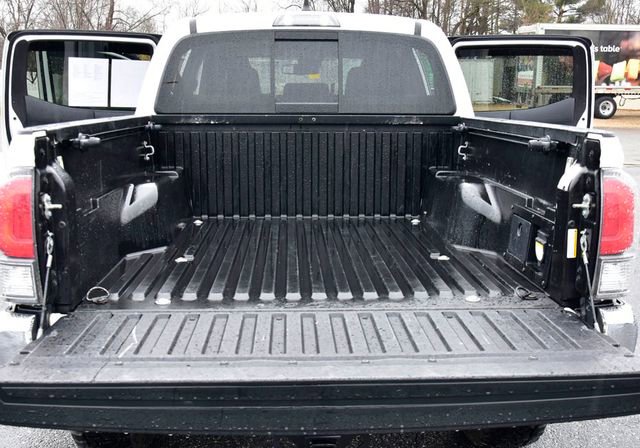 Used 2020 Toyota Tacoma TRD Off-Road image 32