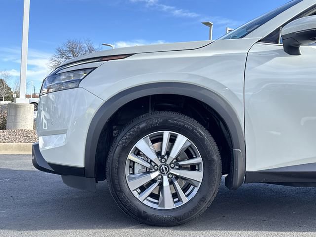 Used 2024 Nissan Pathfinder SL w/ Black Appearance Package image 29