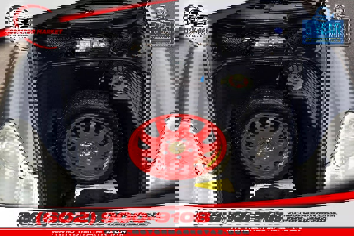 Used 2002 Porsche 911 Cabriolet image 28