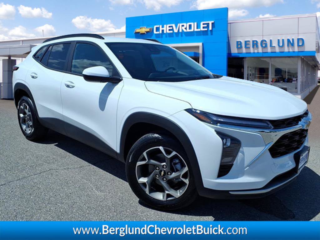 New 2026 Chevrolet Trax LT FWD image 1