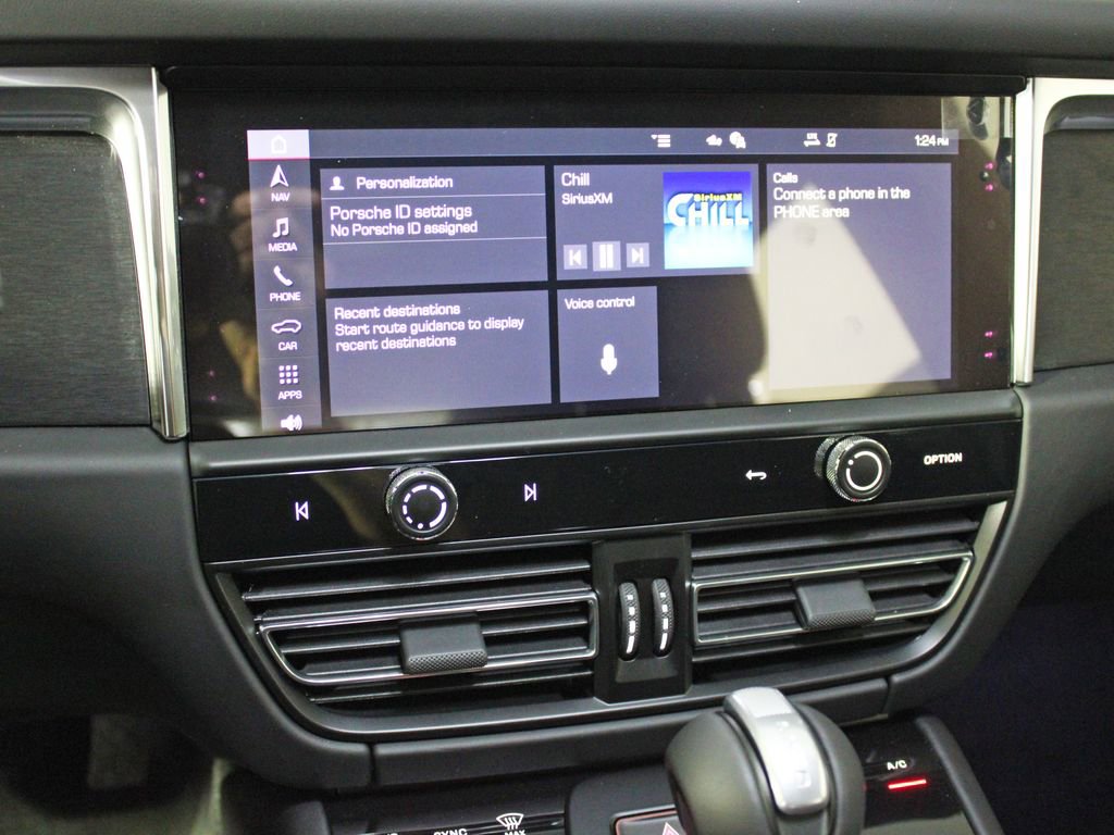 Certified 2026 Porsche Macan GTS AWD/4WD image 26