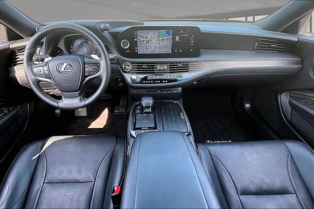 Used 2022 Lexus LS 500 w/ Accessory Package (Z2) RWD image 7