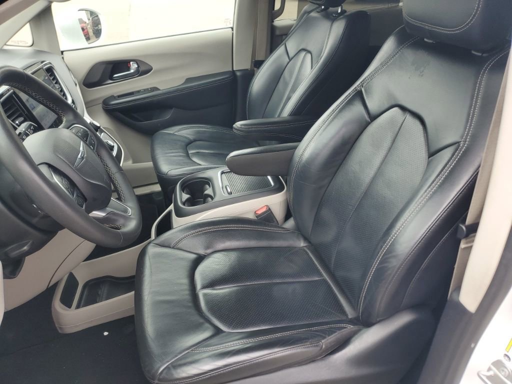 Used 2022 Chrysler Pacifica Touring-L FWD image 25