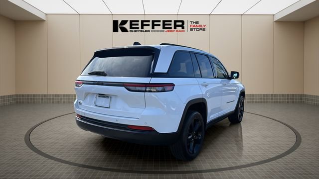 Certified 2023 Jeep Grand Cherokee Altitude image 5