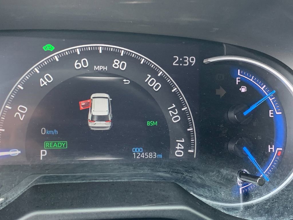 Used 2020 Toyota RAV4 XSE w/ XSE Grade Weather Package image 33