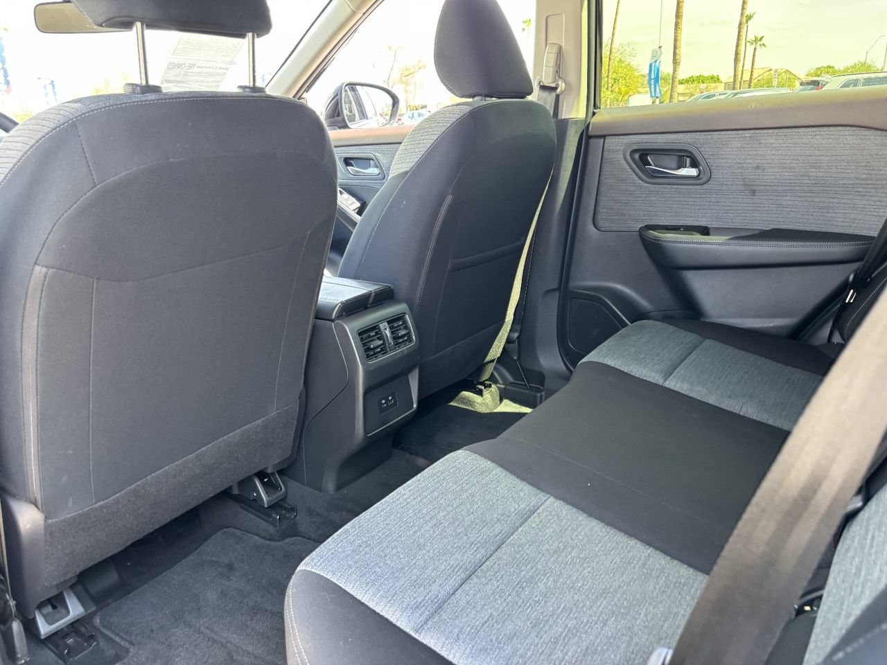 Used 2023 Nissan Rogue SV FWD image 15