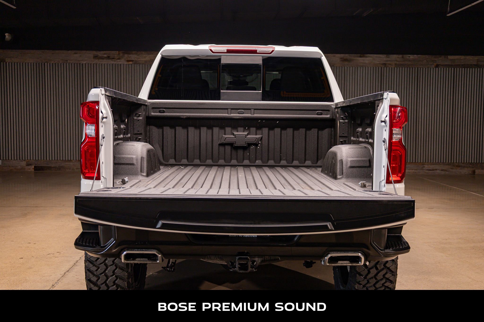 Used 2024 Chevrolet Silverado 1500 LT Trail Boss w/ Convenience Package II image 9