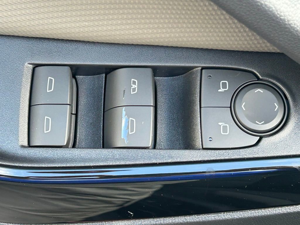 New 2026 Chevrolet Equinox LT w/ Convenience Package II image 29