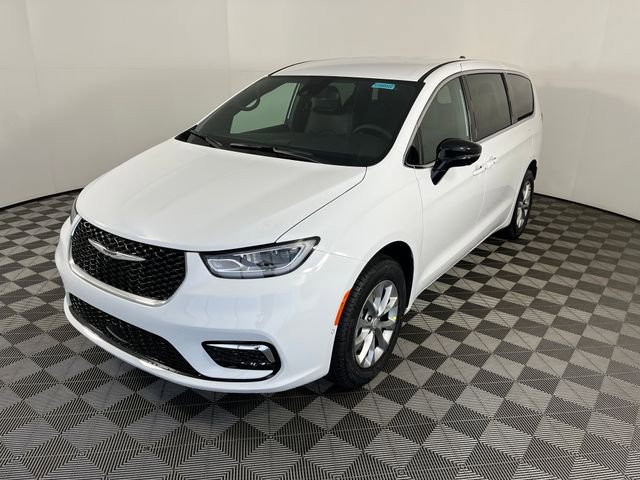 New 2026 Chrysler Pacifica Select AWD/4WD image 2
