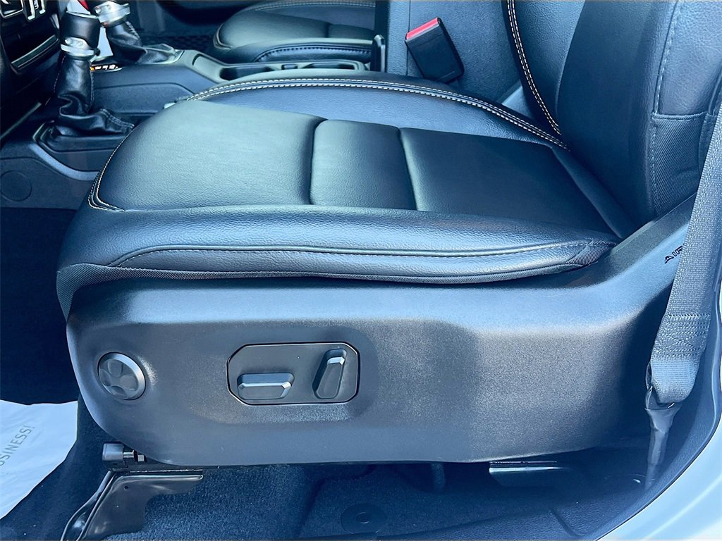 Used 2024 Jeep Gladiator Willys image 18