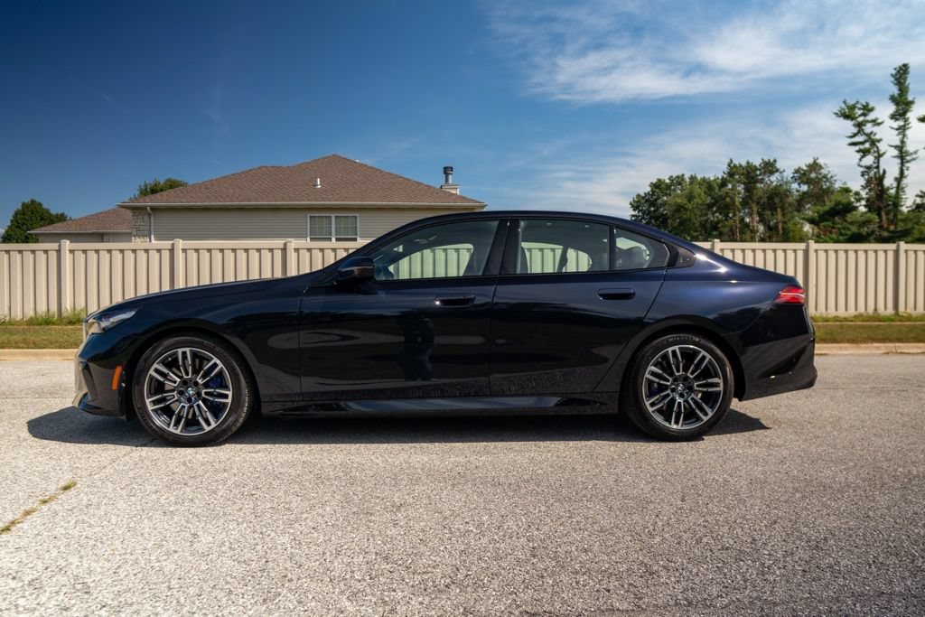 Used 2024 BMW 540i xDrive w/ Premium Package AWD/4WD image 3