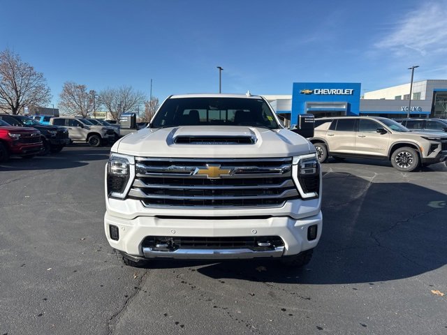 Used 2024 Chevrolet Silverado 3500 High Country w/ High Country Premium Package image 2
