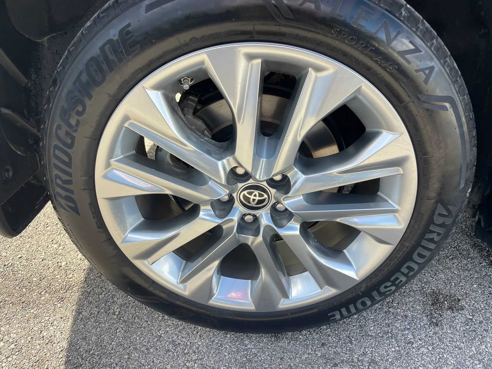 Used 2020 Toyota Highlander Limited FWD image 6