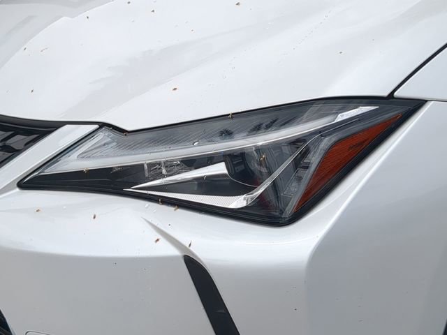 Used 2022 Lexus UX 200 w/ Accessory Package (Z2) FWD image 7