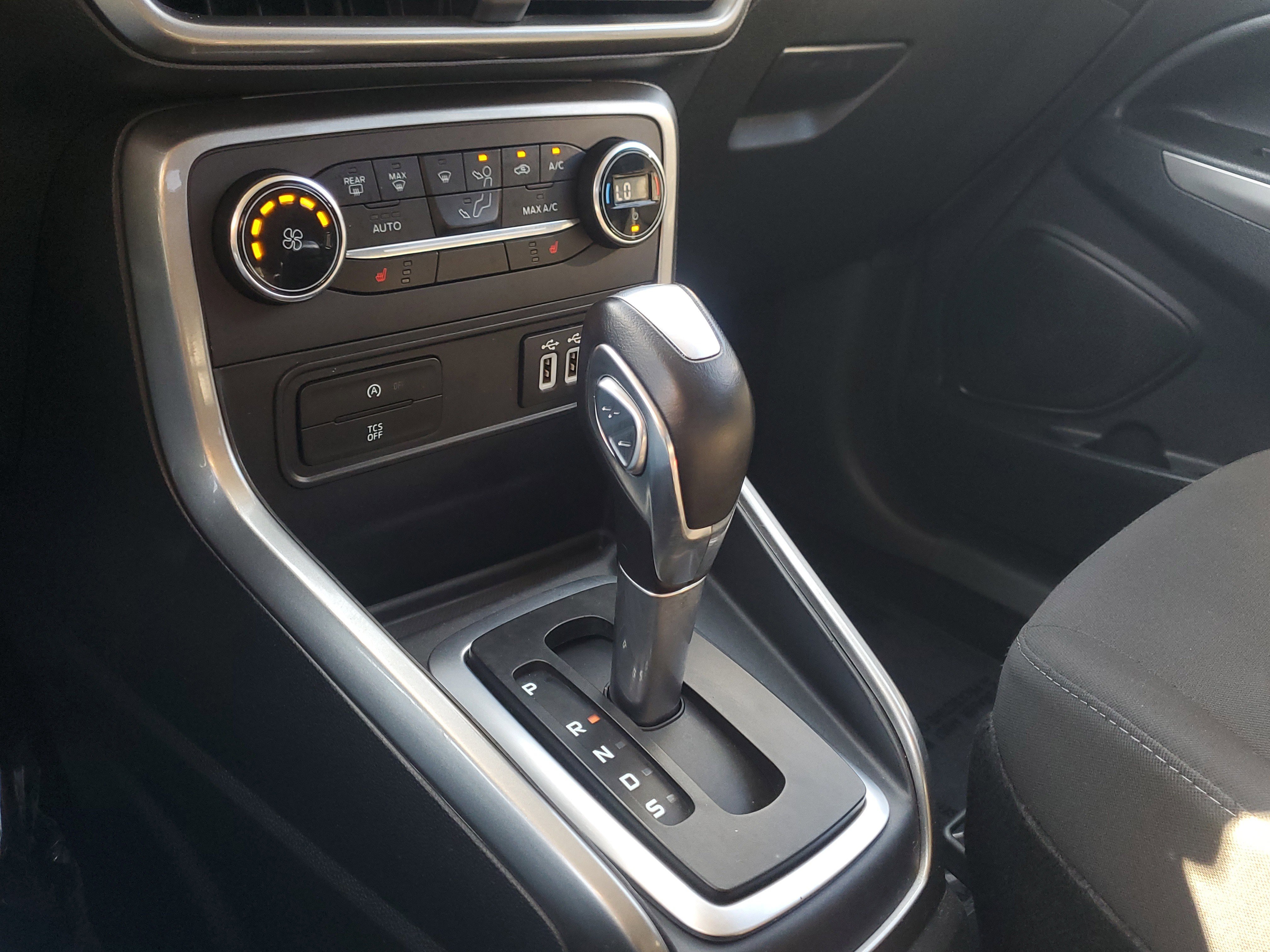 Used 2018 Ford EcoSport SE w/ SE Convenience Package image 28