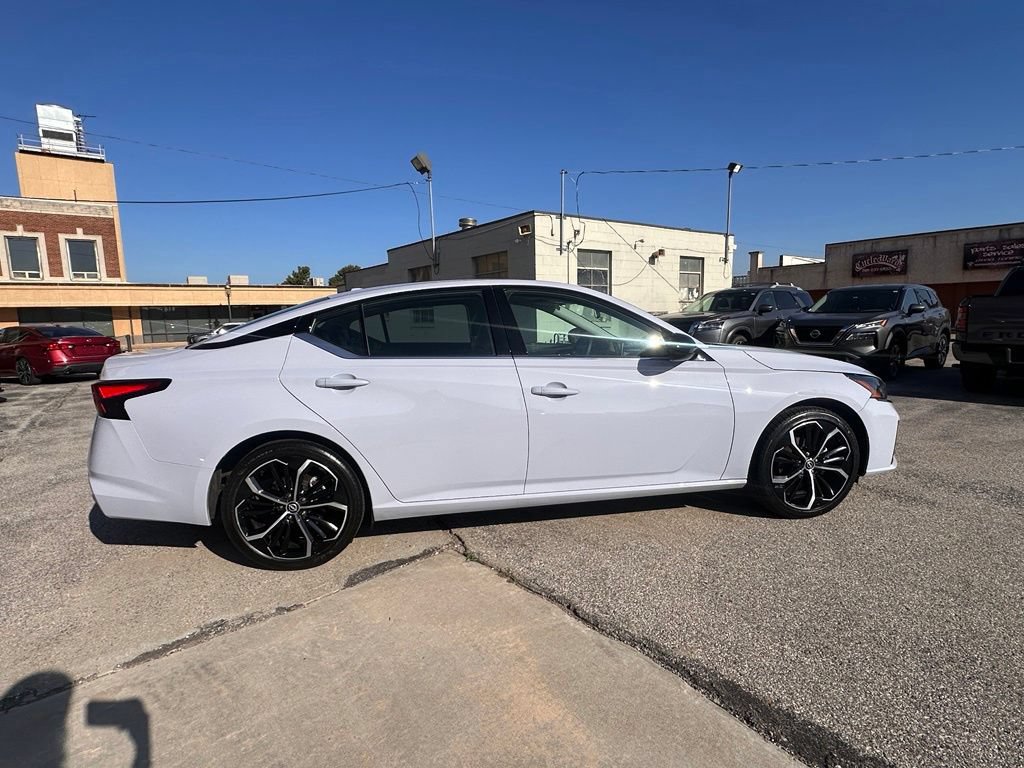 Certified 2025 Nissan Altima 2.5 SR FWD image 8