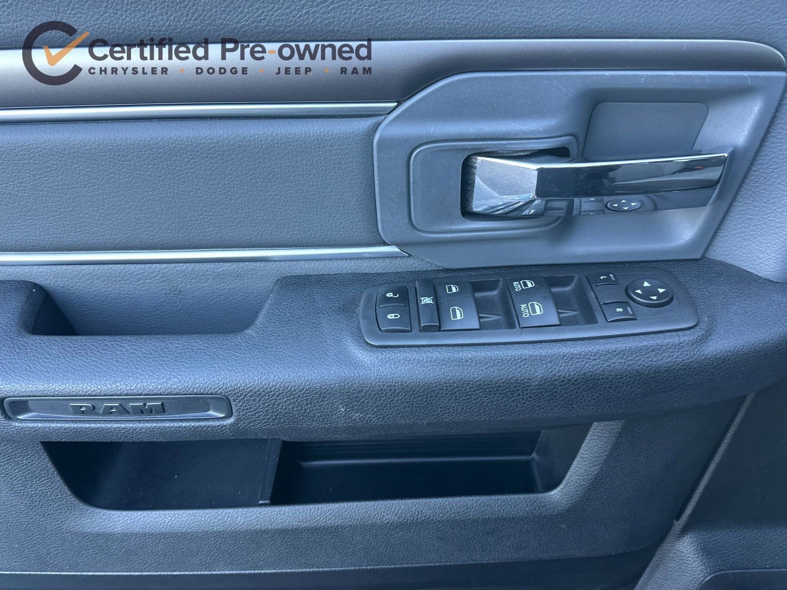 Used 2024 RAM 1500 Classic SLT image 12