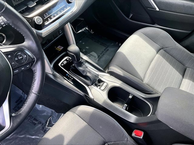 Used 2023 Toyota Corolla Cross SE image 12