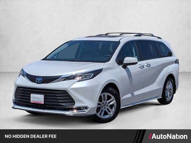 Used 2023 Toyota Sienna XLE w/ XLE Plus Package FWD image 1