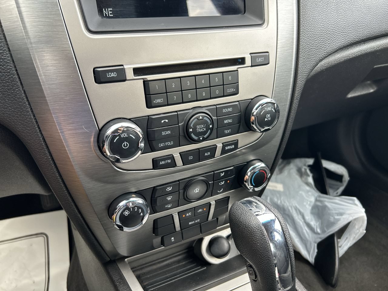 Used 2010 Ford Fusion SE FWD image 27