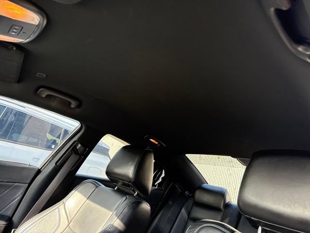 Used 2017 Dodge Charger SXT w/ Plus Group RWD image 8