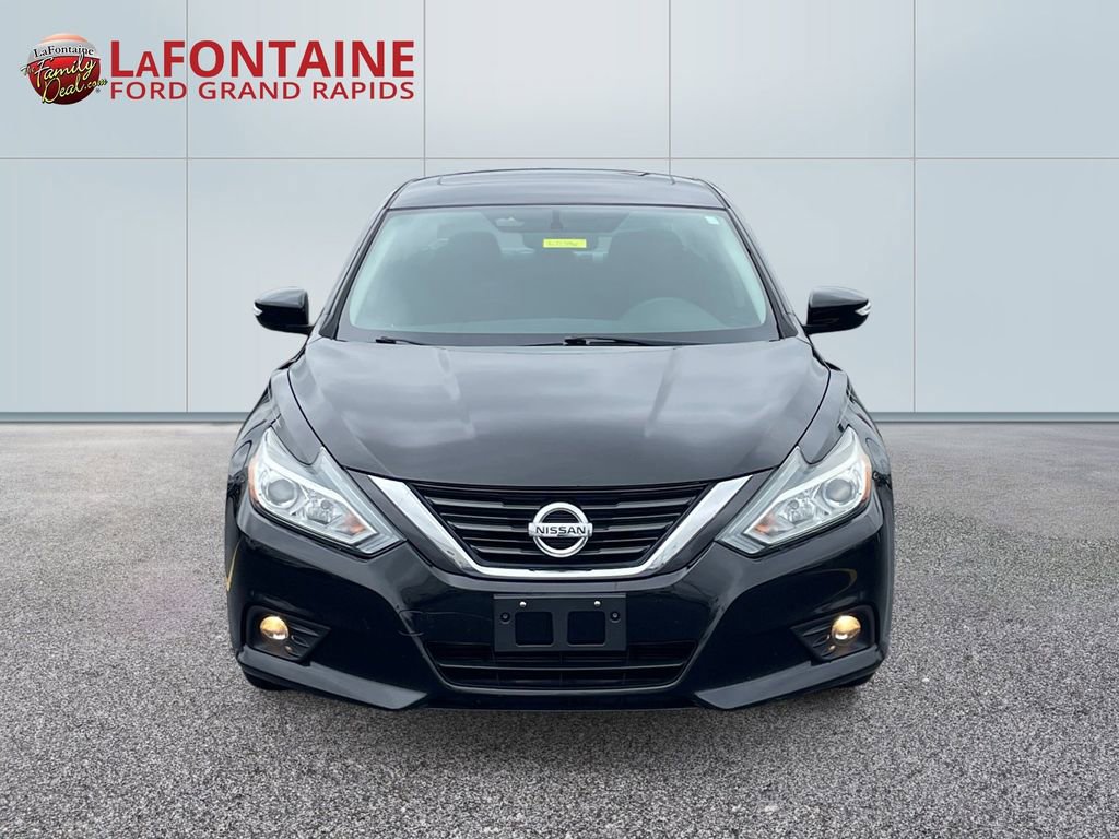 Used 2016 Nissan Altima 2.5 SV w/ Convenience Package FWD image 2