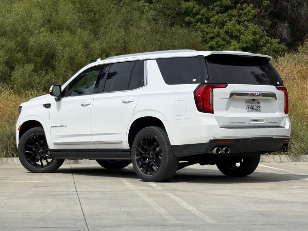 Used 2022 GMC Yukon Denali image 2