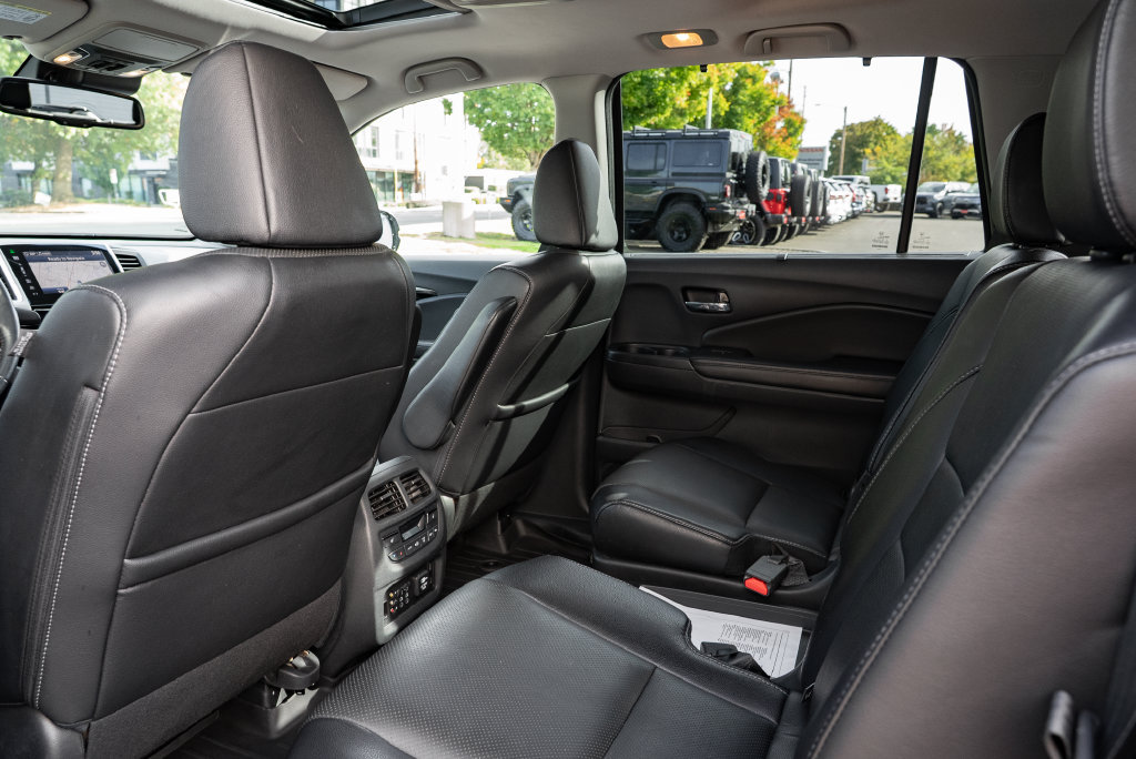 Used 2016 Honda Pilot Elite image 26