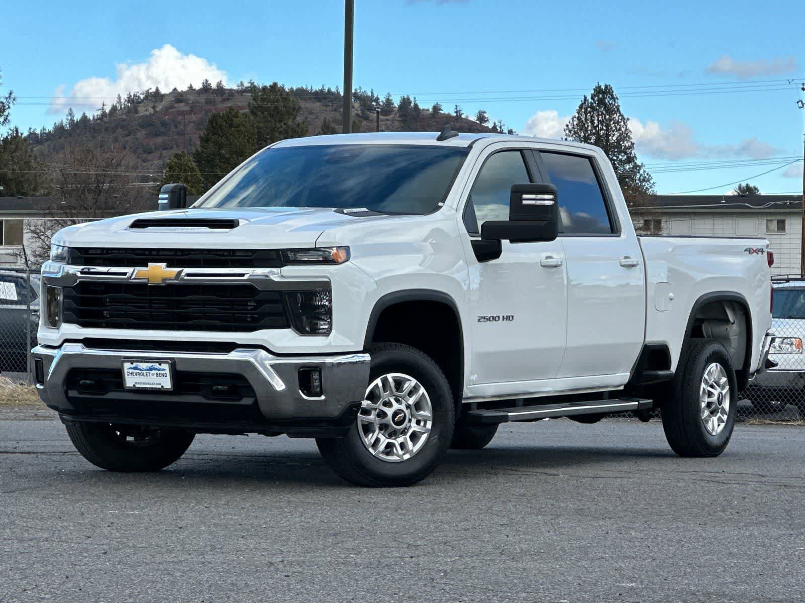 Used 2025 Chevrolet Silverado 2500 LT w/ Convenience Package AWD/4WD image 1