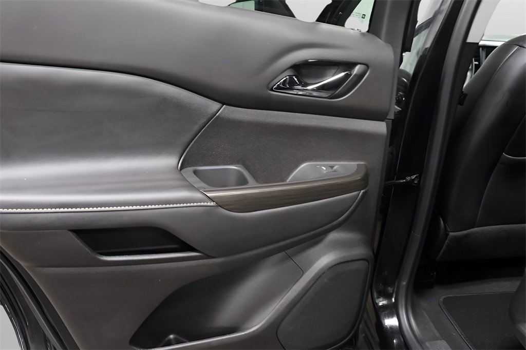 Used 2023 GMC Acadia SLT w/ GMC Pro Grade Package image 23