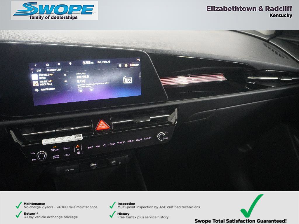 Used 2023 Kia Niro SX Touring image 17