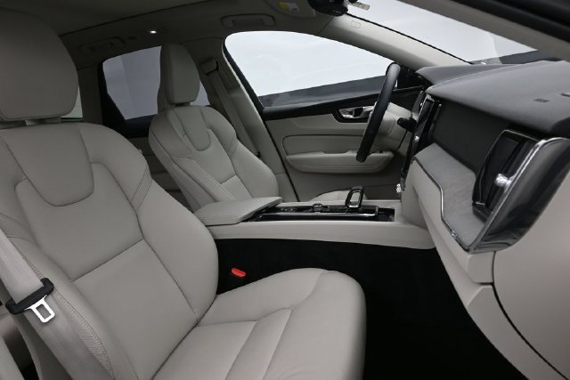 Used 2023 Volvo XC60 B5 Plus w/ Climate Package AWD/4WD image 34