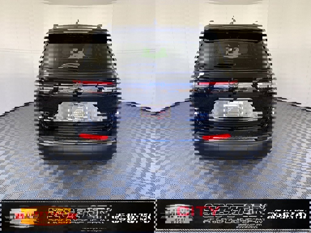 New 2025 Jeep Grand Cherokee L Limited image 6