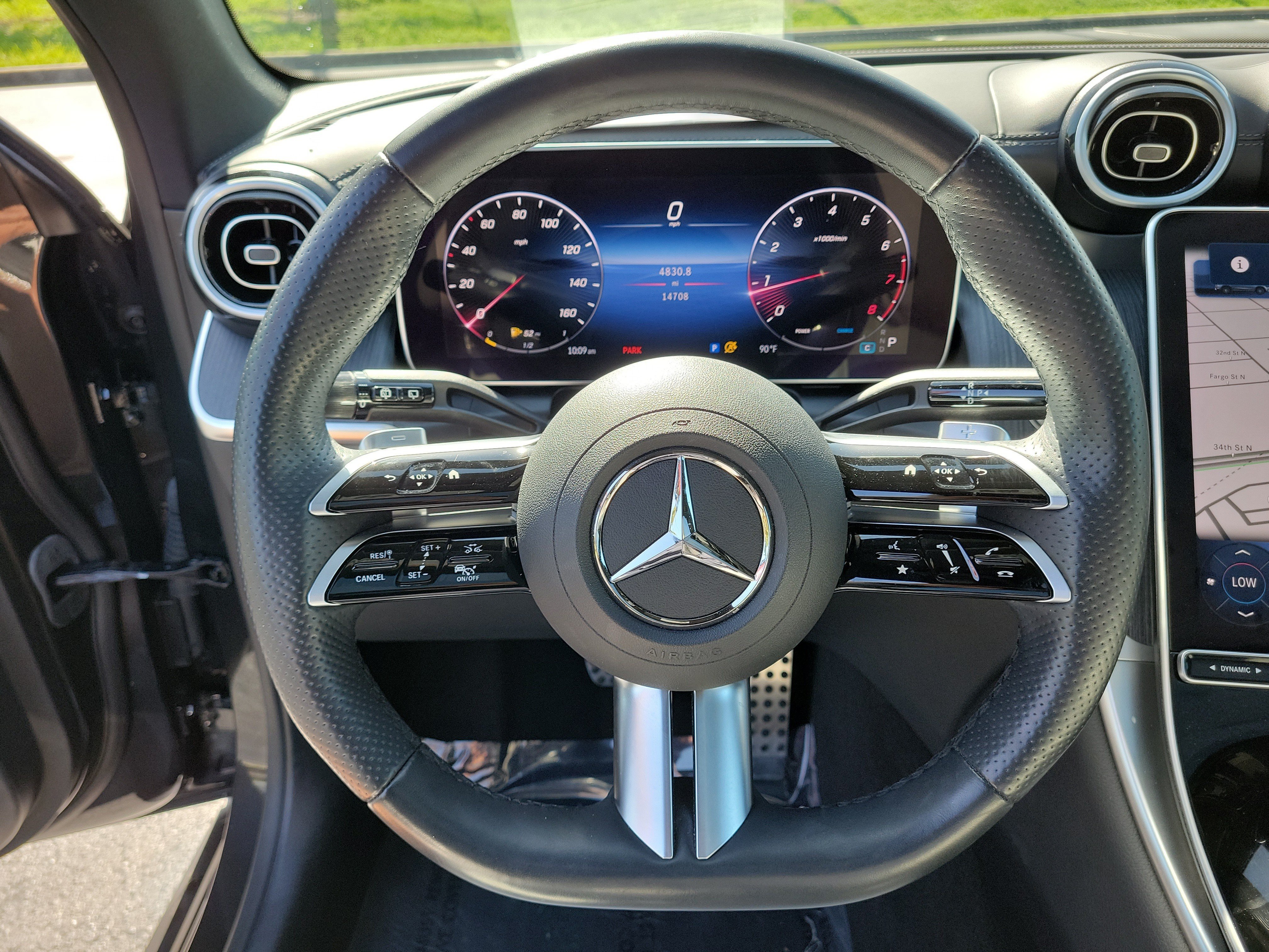 Used 2024 Mercedes-Benz GLC 300 image 27