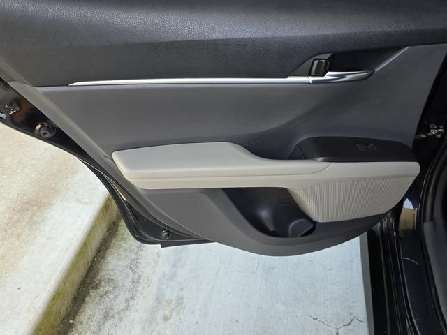 Used 2022 Toyota Camry LE FWD image 28