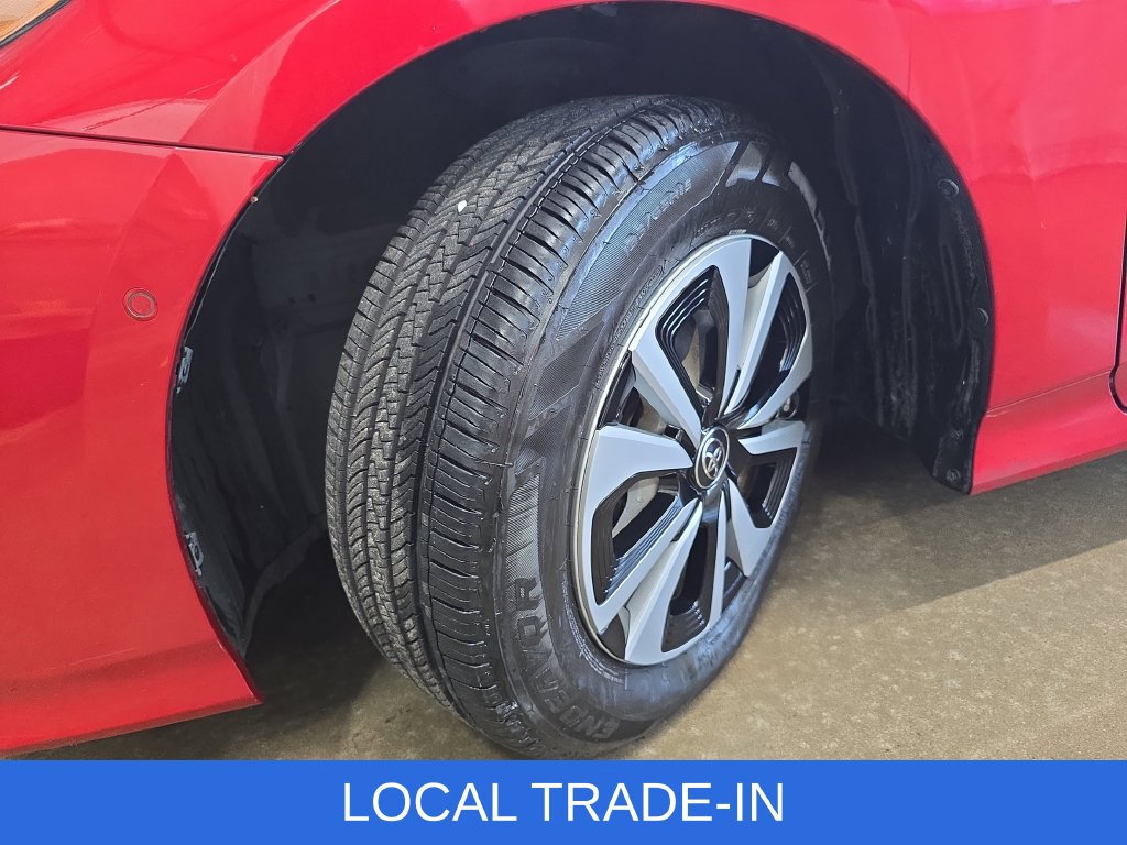 Used 2018 Toyota Prius Prime Advanced FWD image 32