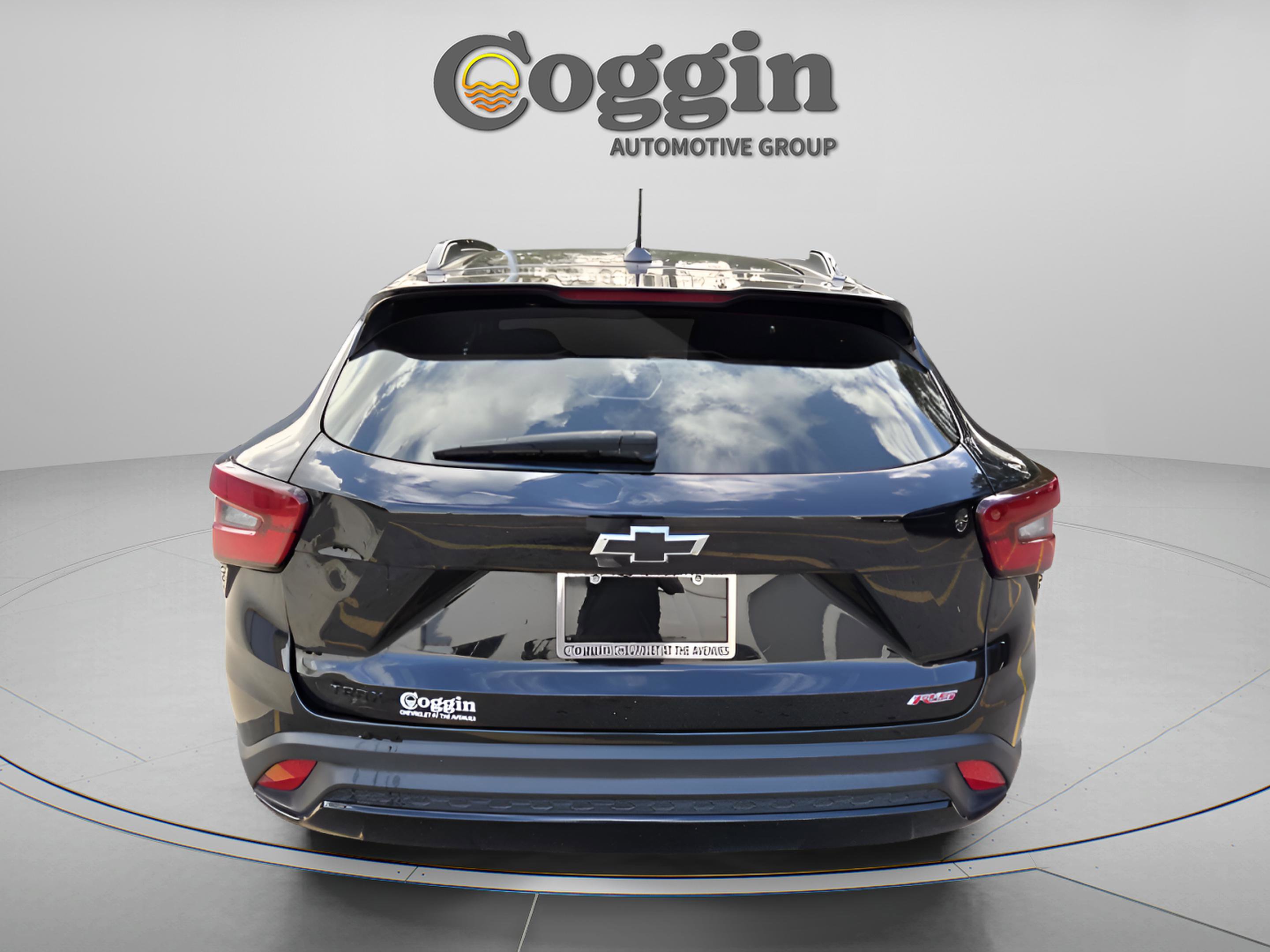 Used 2024 Chevrolet Trax RS image 3