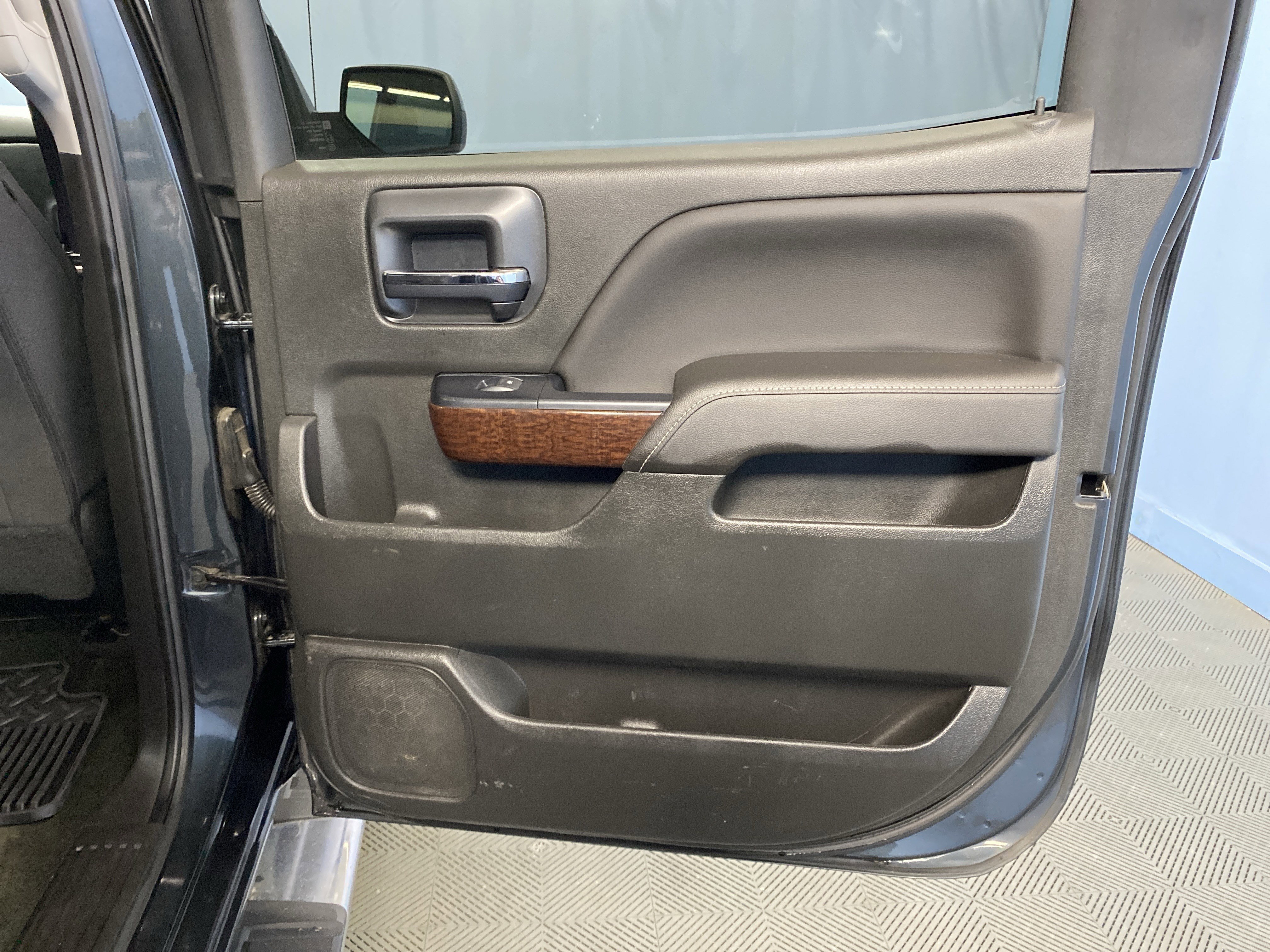 Used 2017 GMC Sierra 1500 SLE w/ SLE Value Package image 35